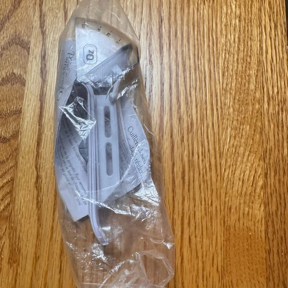 NEW—The Pampered Chef Adjustable Measuring Spoon 2229